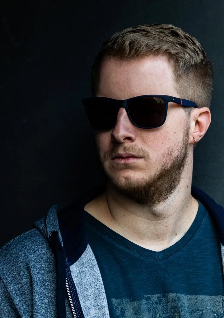Julian Knoxx releases stunning single ‘Line’.